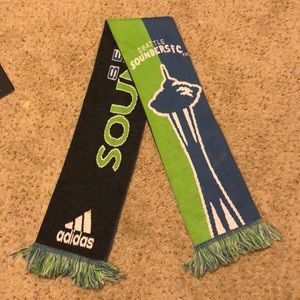 Used Adidas Seattle Sounders Scarf